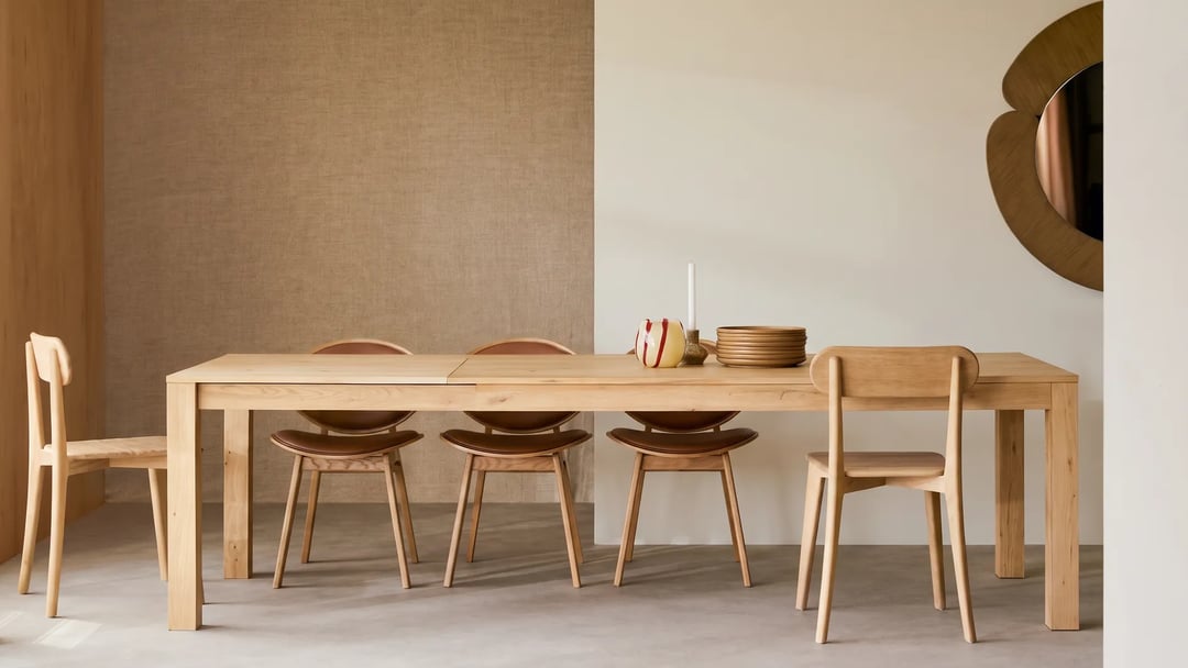 Extendable Dining Table Sizes and Clearances in cm · Formo
